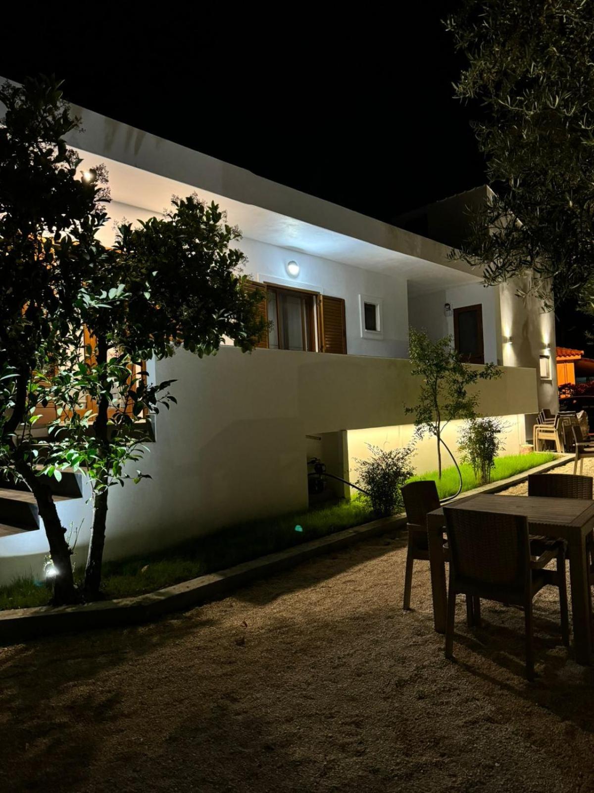 Vila Golden Sand Ksamil Exteriör bild