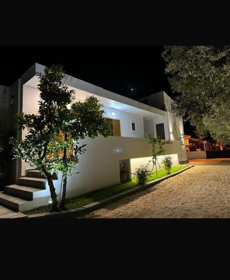 Vila Golden Sand Ksamil Exteriör bild